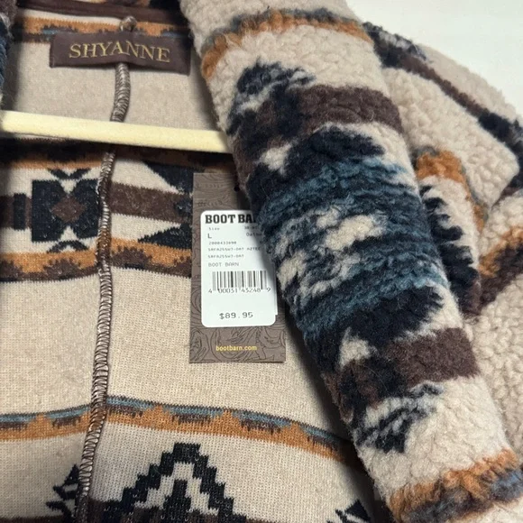 Shyanne Women's Southwestern fleece Cardigan - Cream and Brown sz Large - Picture 2 of 3
